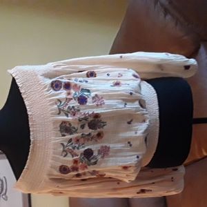 FREE PEOPLE EMBROIDERED PEASANT   COLD SHOULDER TOP.    SIZE:  M